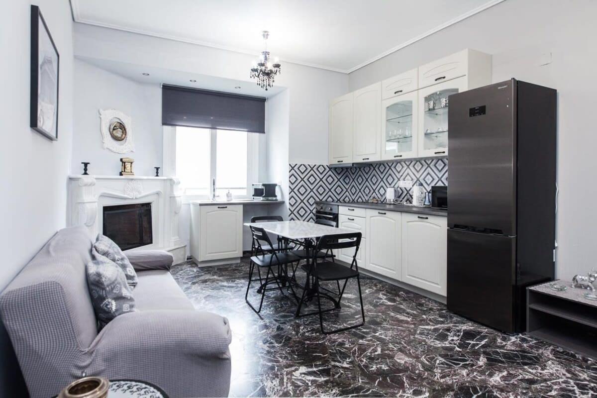 Apartment Modern Apt In Galatsi With Stunning Views Of